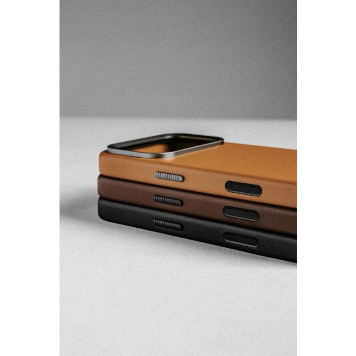 Slim Leather Cover Nomad Traditional Leather Case For IPhone 17